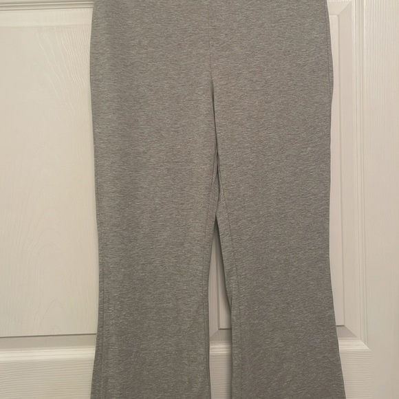 Flared Wide Legged Pants Heather Gray Medium for Casual Wear or Workouts - Picture 4 of 14